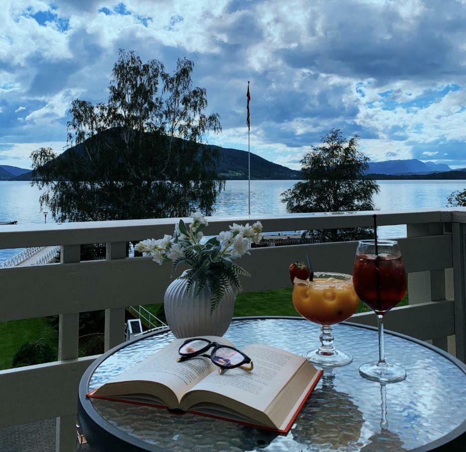 Rosendal Fjordhotel エクステリア 写真